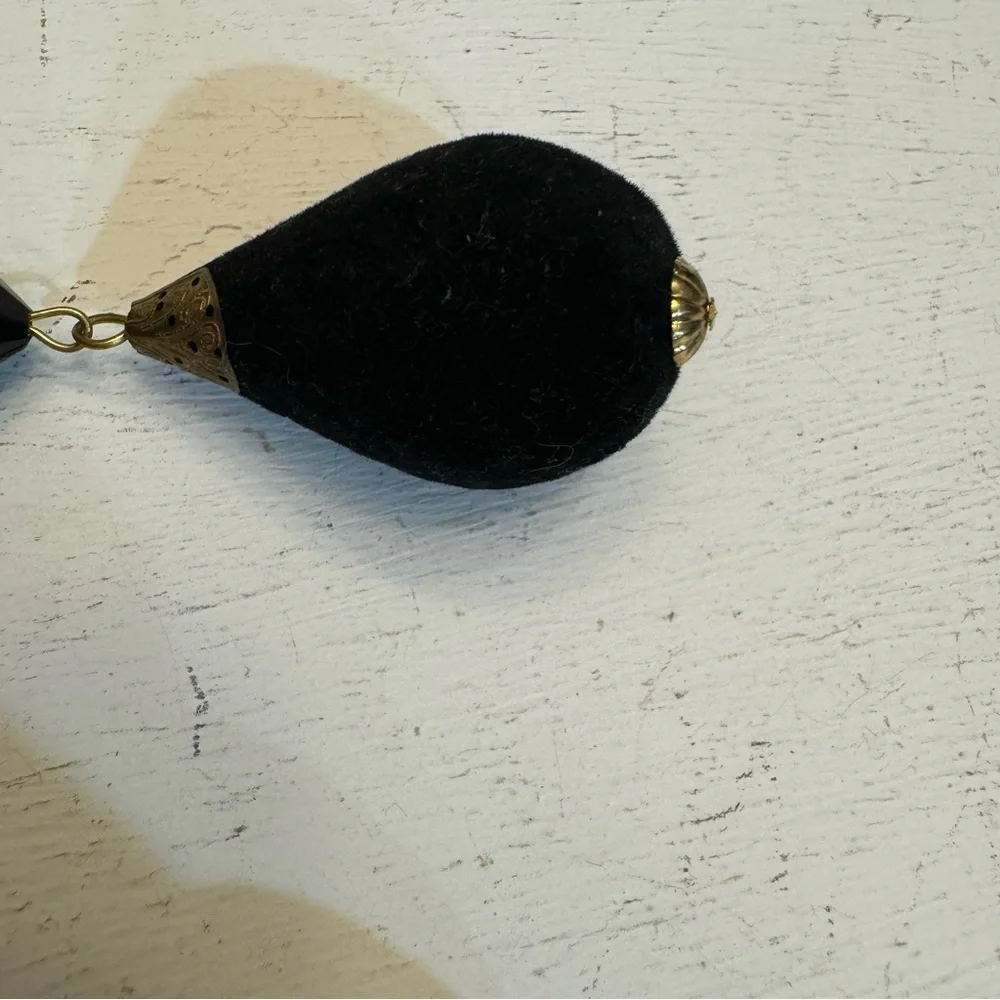 Long Black Gold Dangle Drop Clip On Earrings Statement Vintage Plastic Acrylic